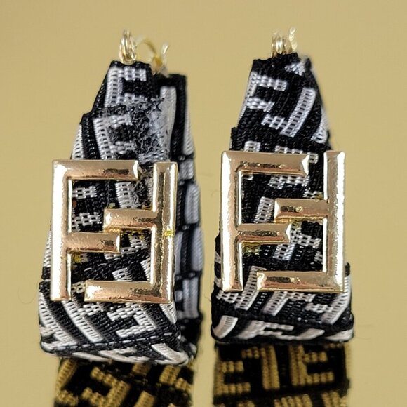 Gold Tone Black And White FF Fabric Hoop Earrings 1.25 In Pierced Leverback